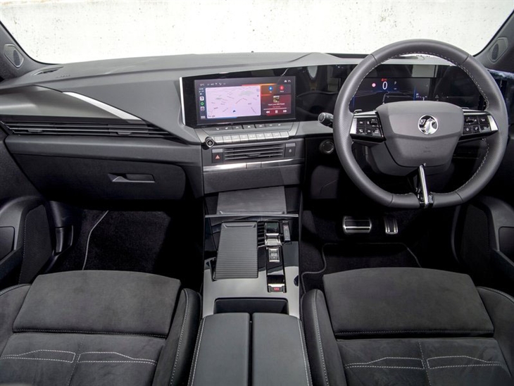 Vauxhall Astra Hatchback 1.6 Plug-in Hybrid Ultimate Auto 