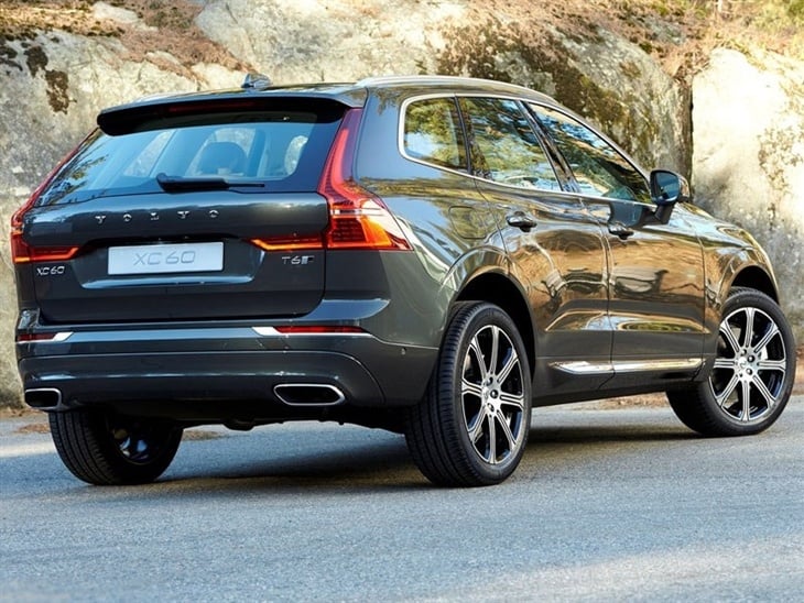 Volvo XC60 2.0 T6 (350) PHEV Core Bright AWD Geartronic  