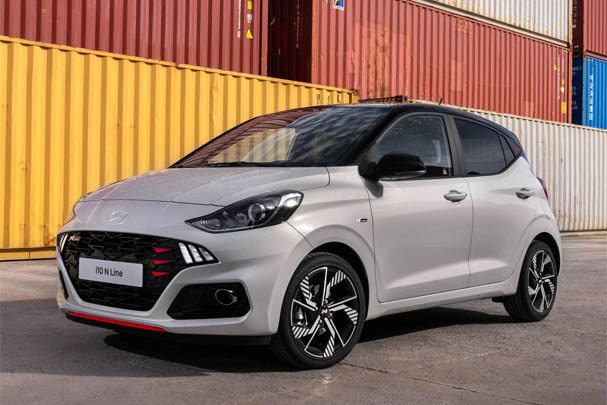 Grey Hyundai i10 with red features