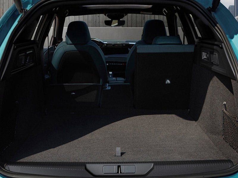 2022 peugeot 308 SW boot space with rear seats folded
