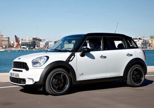 The Countryman retains Mini’s retro aesthetic while capturing modern stylings. 