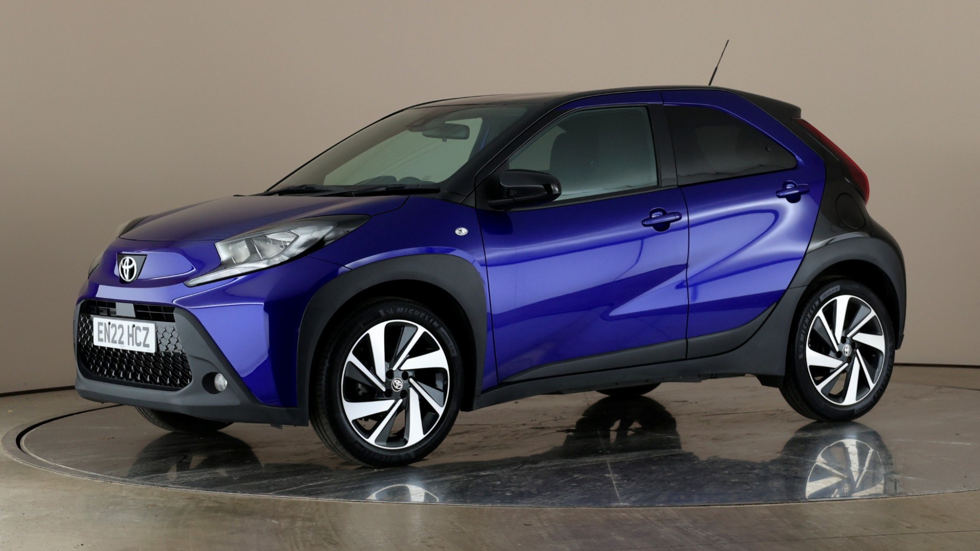 5 Door 1.0 VVT-i Edge