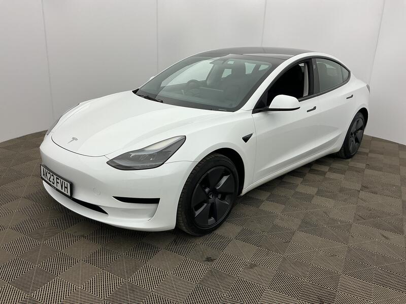 RWD 4dr Auto