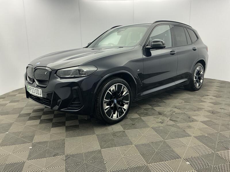 210kWh M Sport Pro 80kWh 5dr Auto