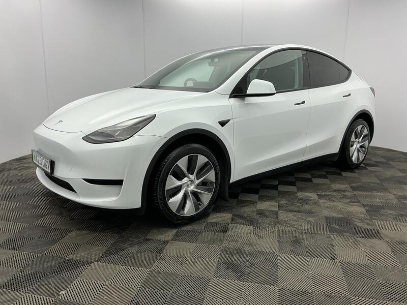 RWD 5dr Auto