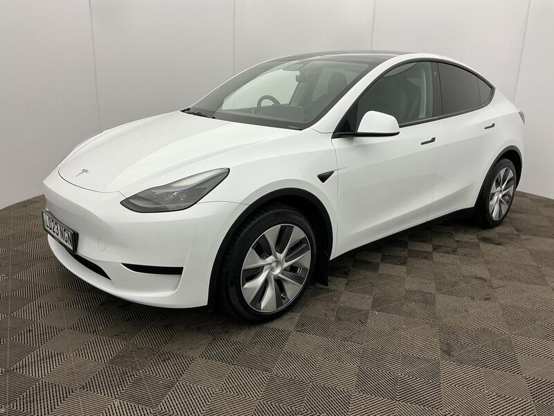 RWD 5dr Auto