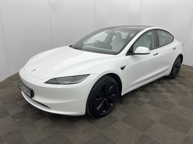 RWD 4dr Auto