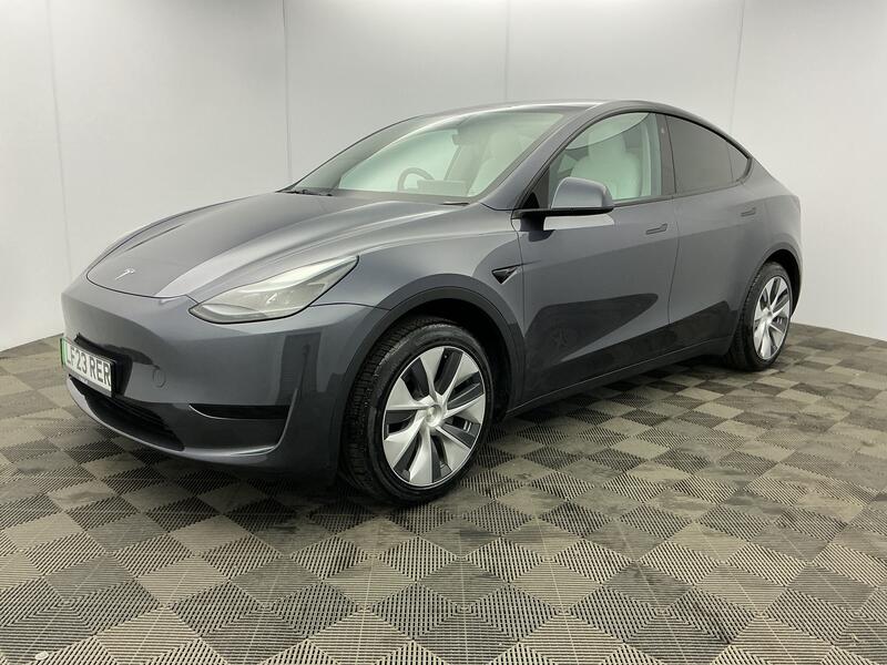 RWD 5dr Auto
