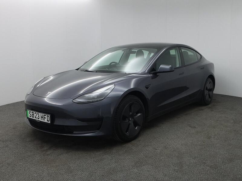 RWD 4dr Auto
