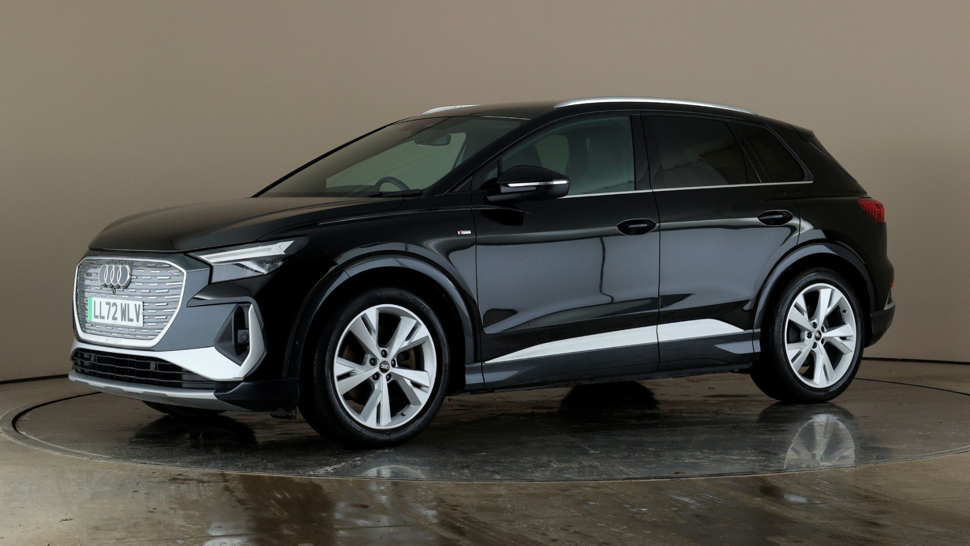 40 82kWh 204ps S Line Comfort and sound pack