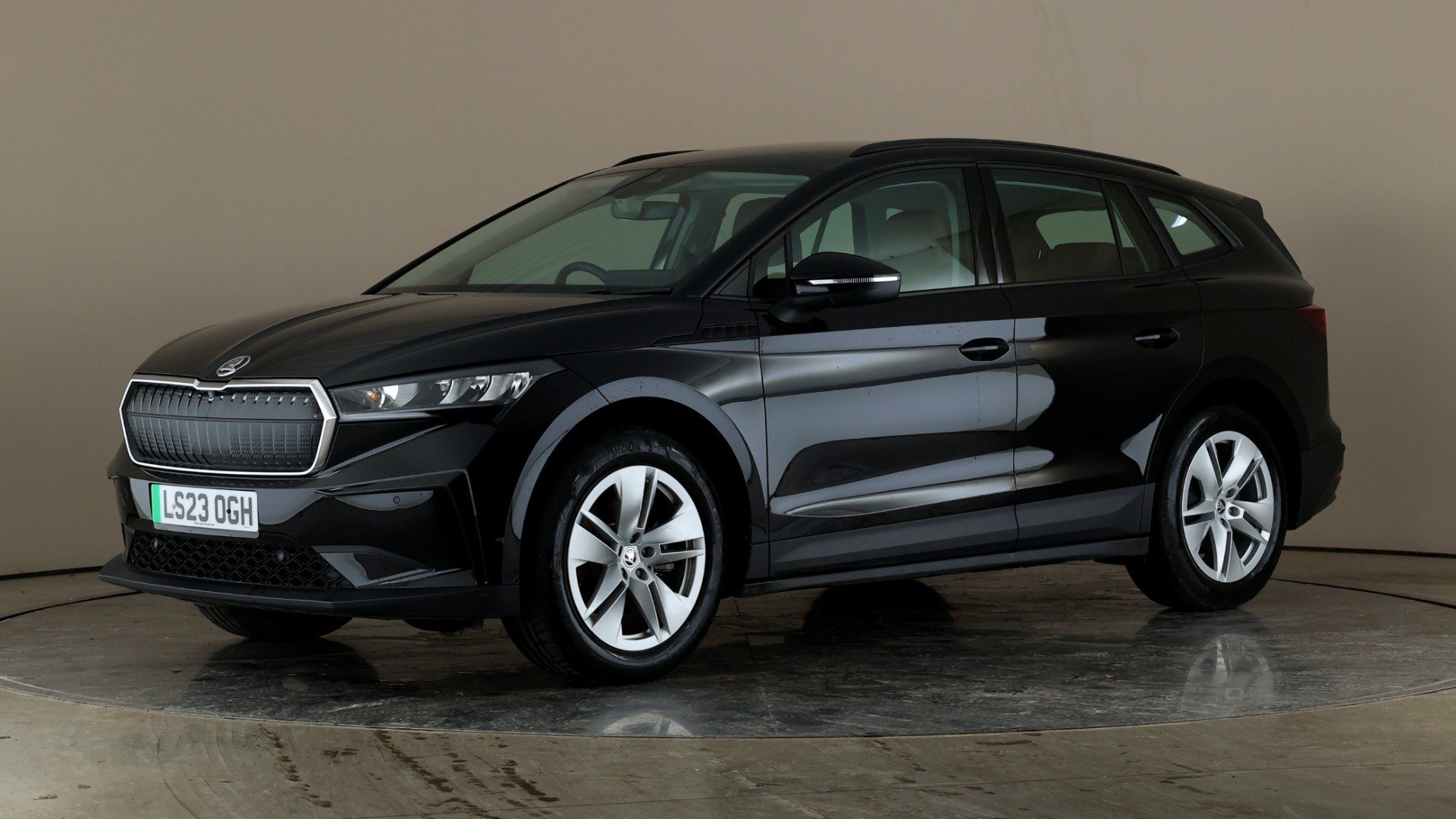 62kWh 132kW ecoSUITE 60 120kW Auto