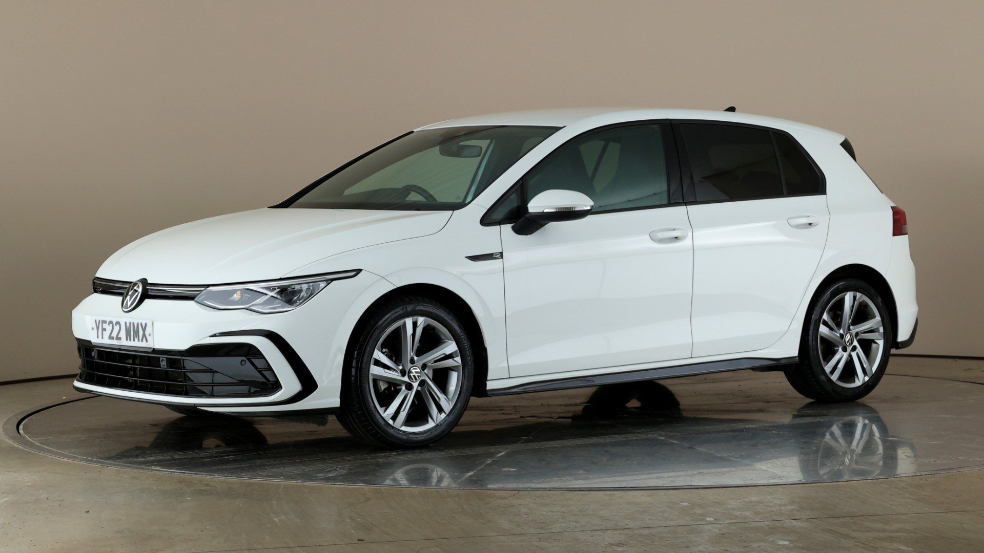 8 5 Door Hatch 1.5 TSI 130PS 6speed R-Line