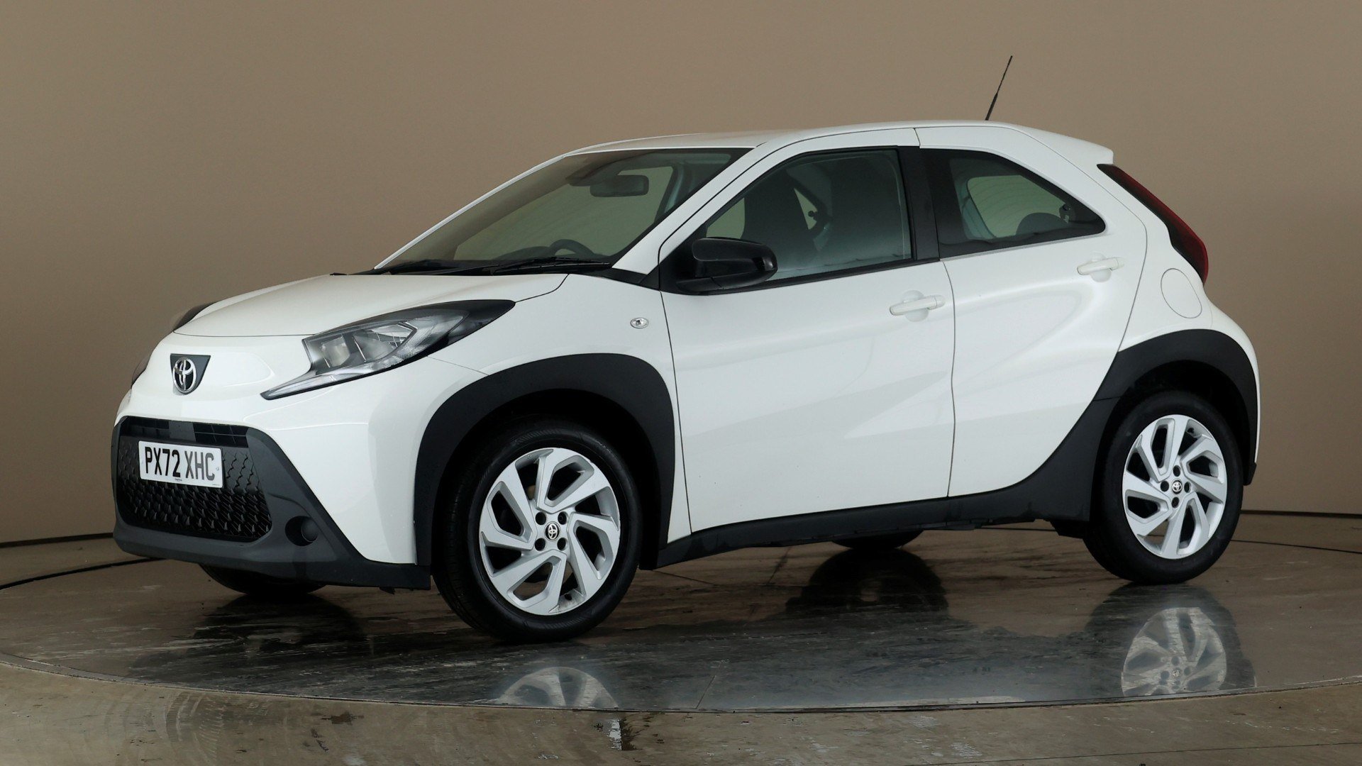 5 Door 1.0 VVT-i Pure