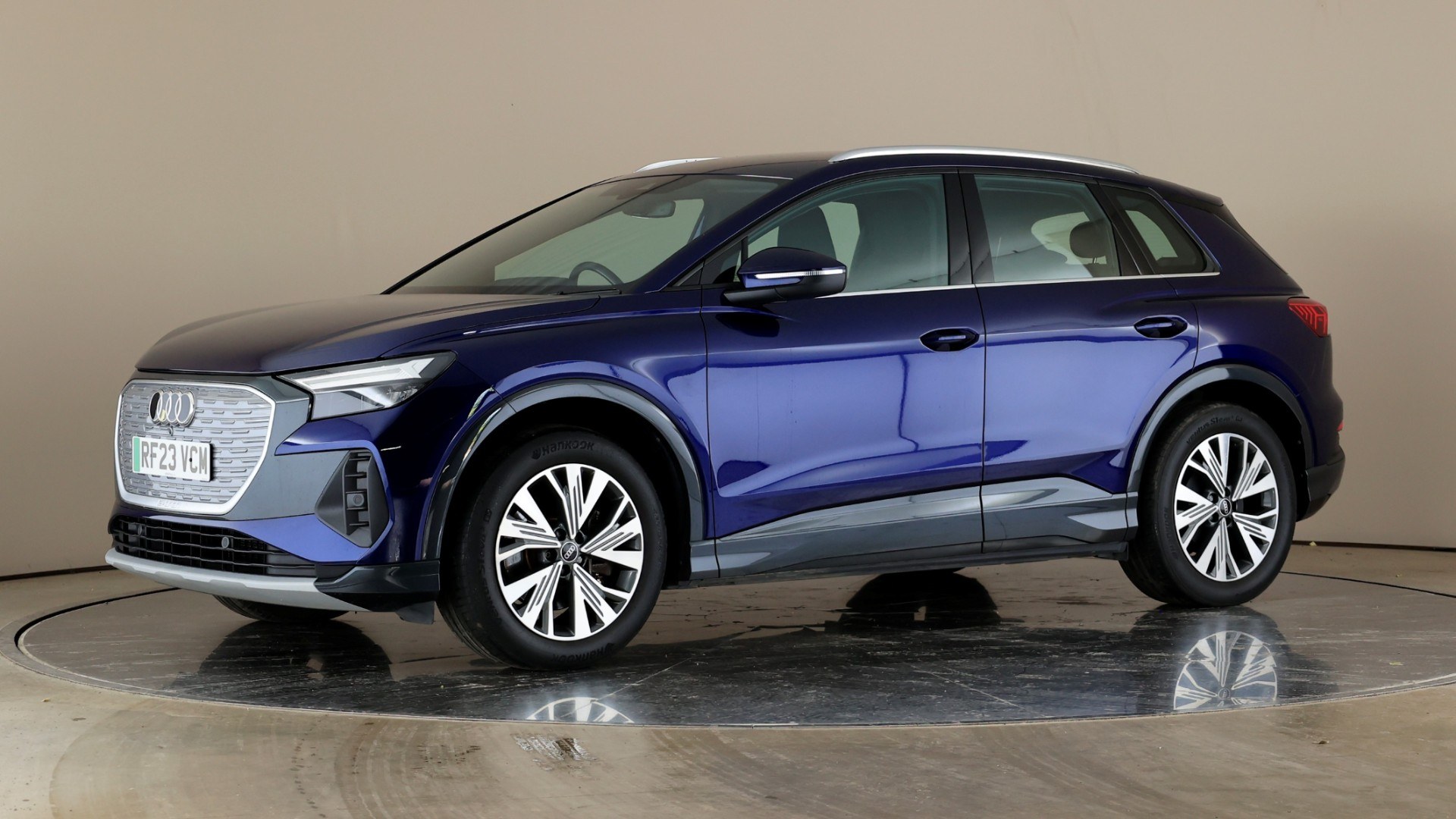 40 82kWh 204ps Sport Leather