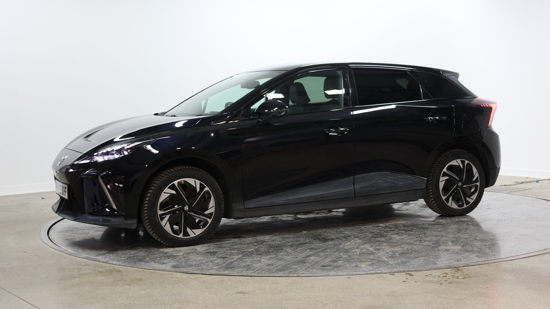 5 Door Hatch Trophy Long Range Auto