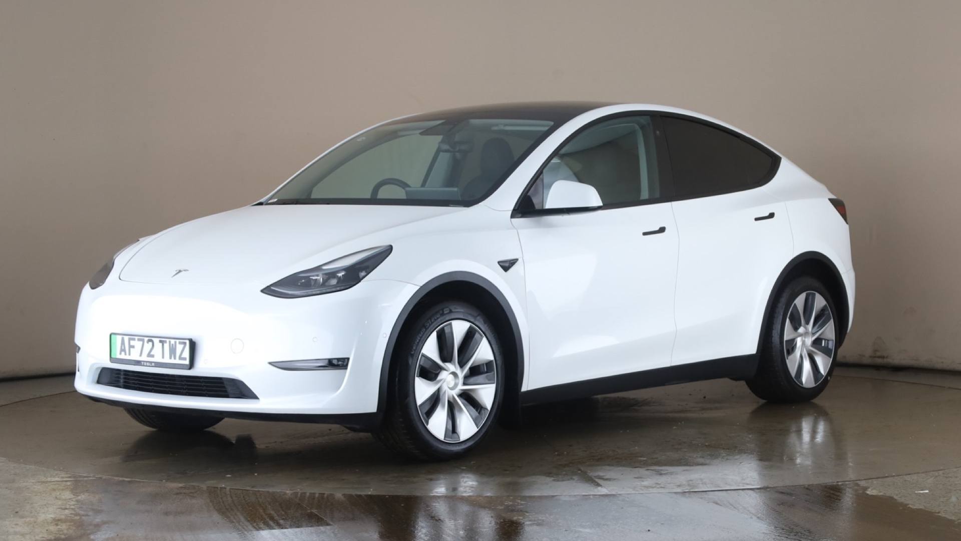 MODEL Y HATCHBACK Long Range AWD 5dr Auto