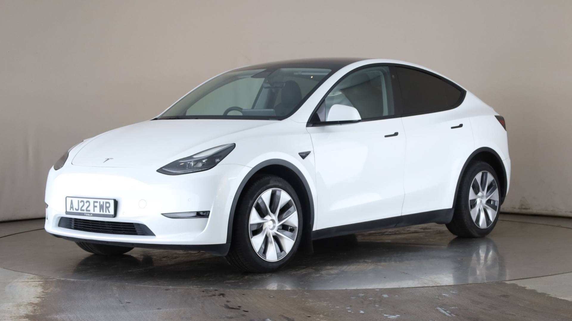 MODEL Y HATCHBACK Long Range AWD 5dr Auto