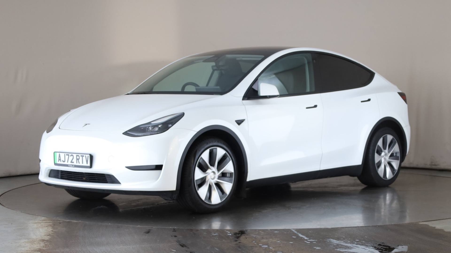 MODEL Y HATCHBACK RWD 5dr Auto