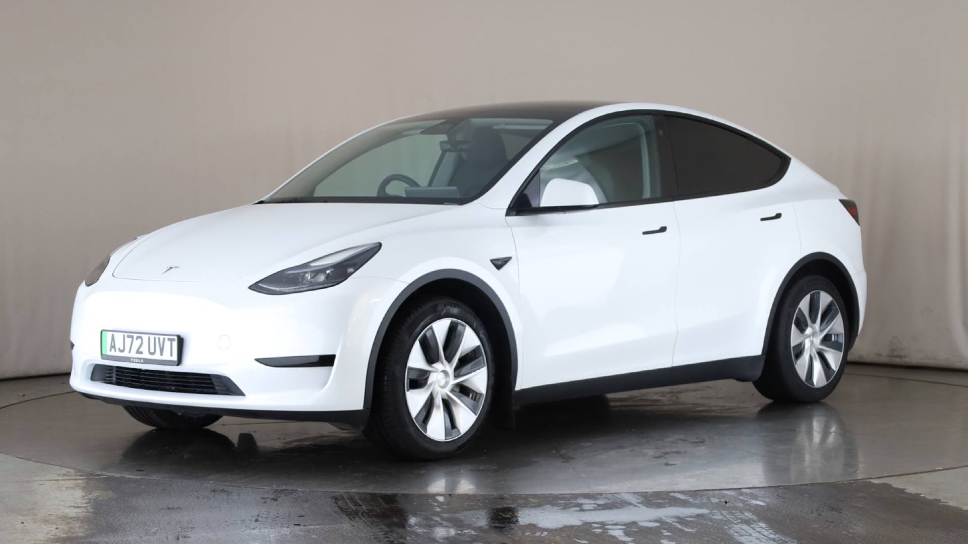MODEL Y HATCHBACK RWD 5dr Auto