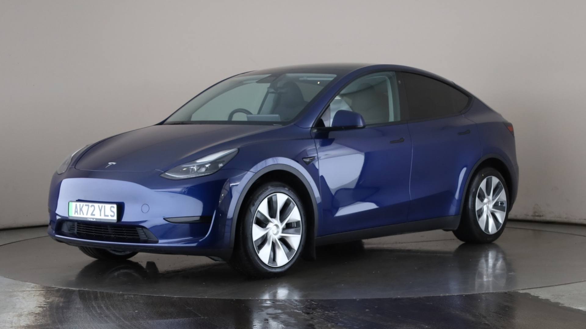 MODEL Y HATCHBACK RWD 5dr Auto