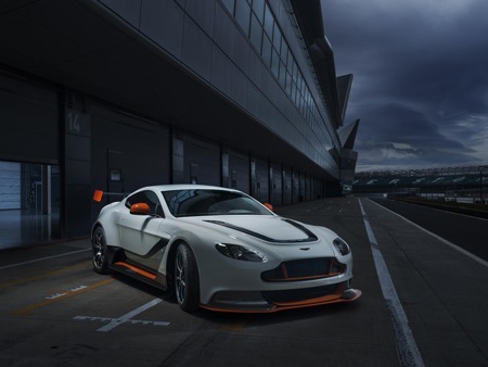 Aston Martin Vantage GT12 Aston Martin Vantage GT12
