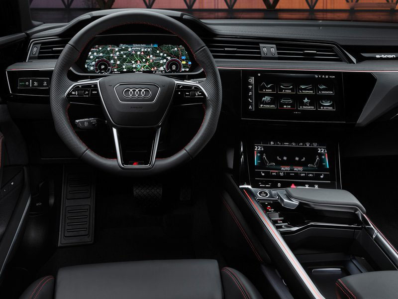 Audi Q8 etron Sportback 250kW 50 Quattro 95kWh Black Edition Auto