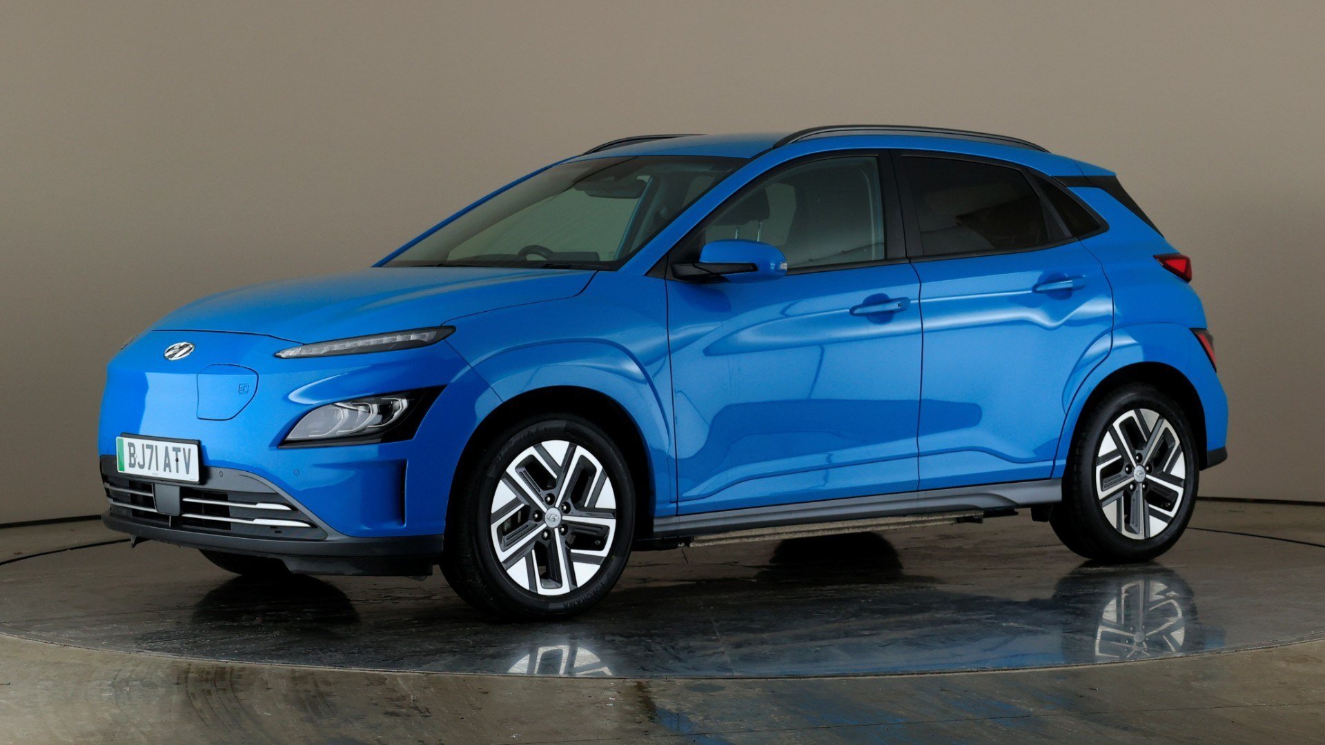 Hatch 64kwh Electric Premium Auto