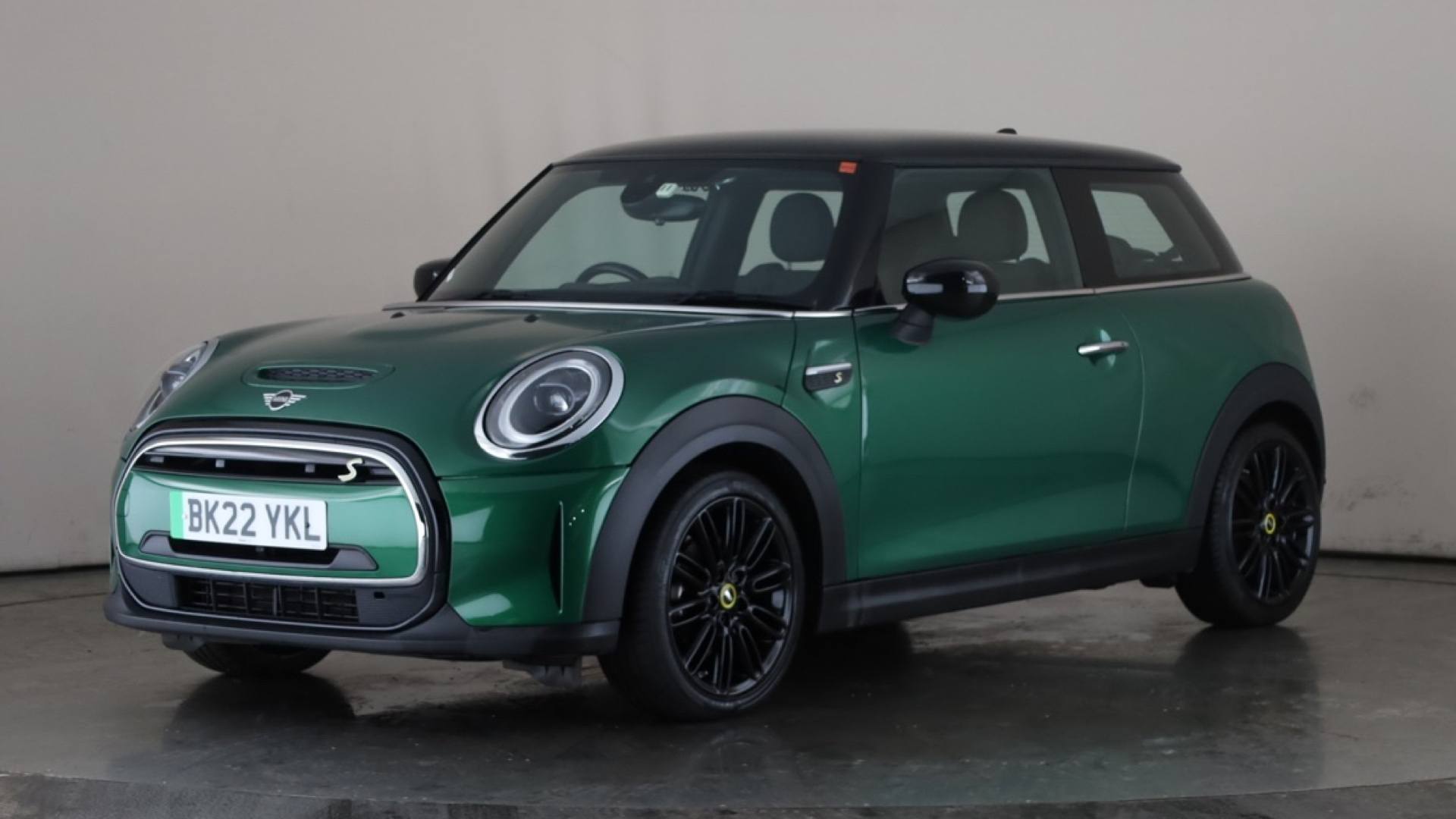 ELECTRIC HATCHBACK 135kW Cooper S Level 2 33kWh 3dr Auto