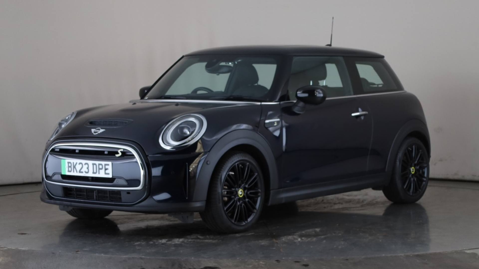 ELECTRIC HATCHBACK 135kW Cooper S Level 3 33kWh 3dr Auto