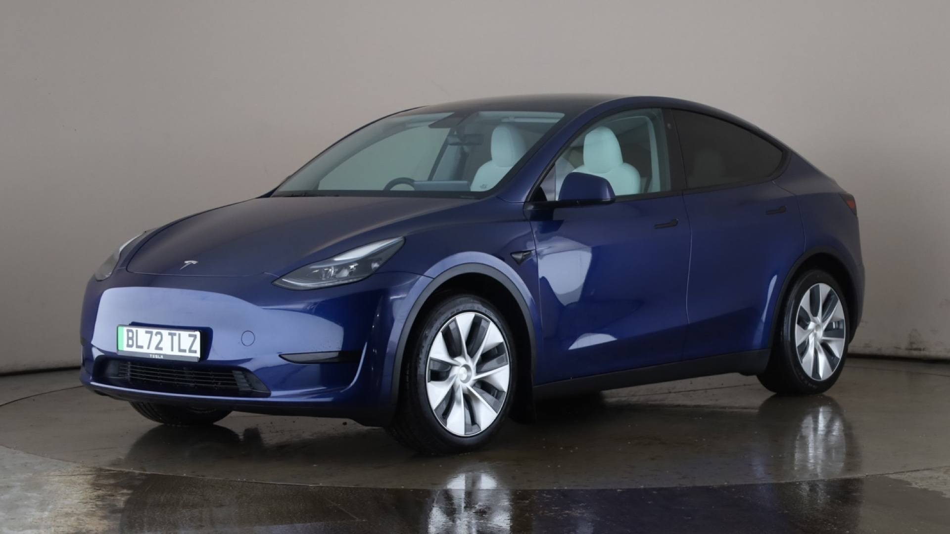 MODEL Y HATCHBACK RWD 5dr Auto