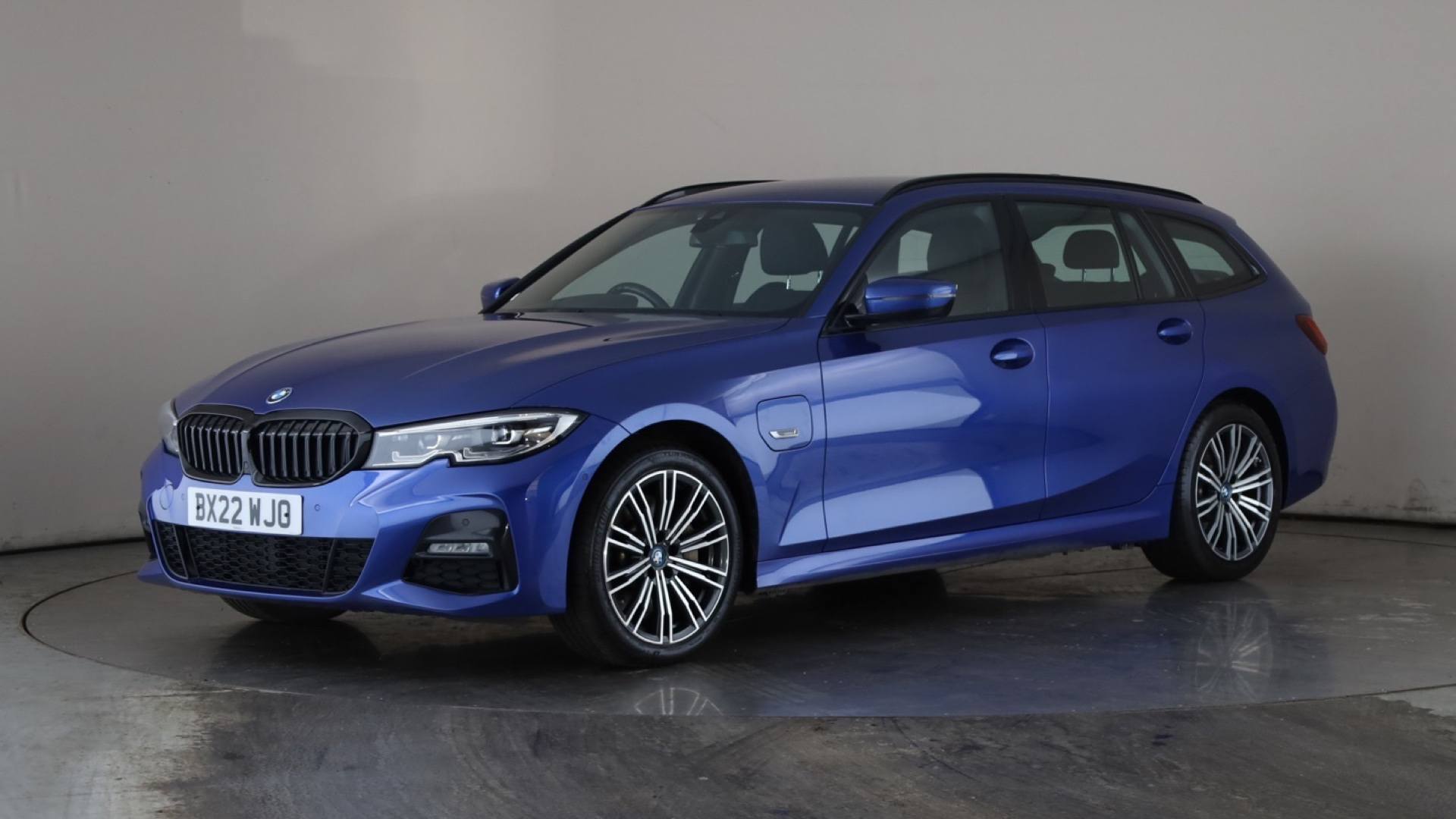 3 SERIES TOURING 330e M Sport 5dr Step Auto
