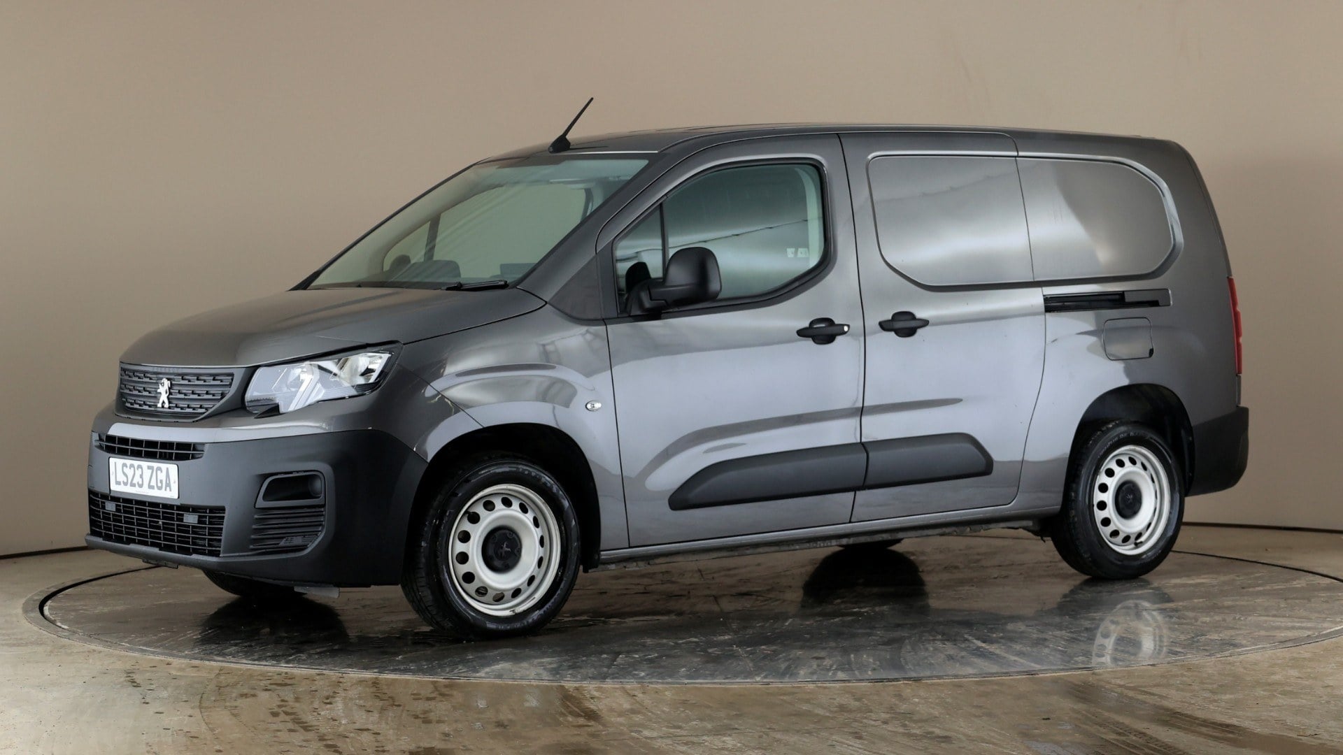 Van Long 1.5 BlueHDi 950 Professional Premium Plus