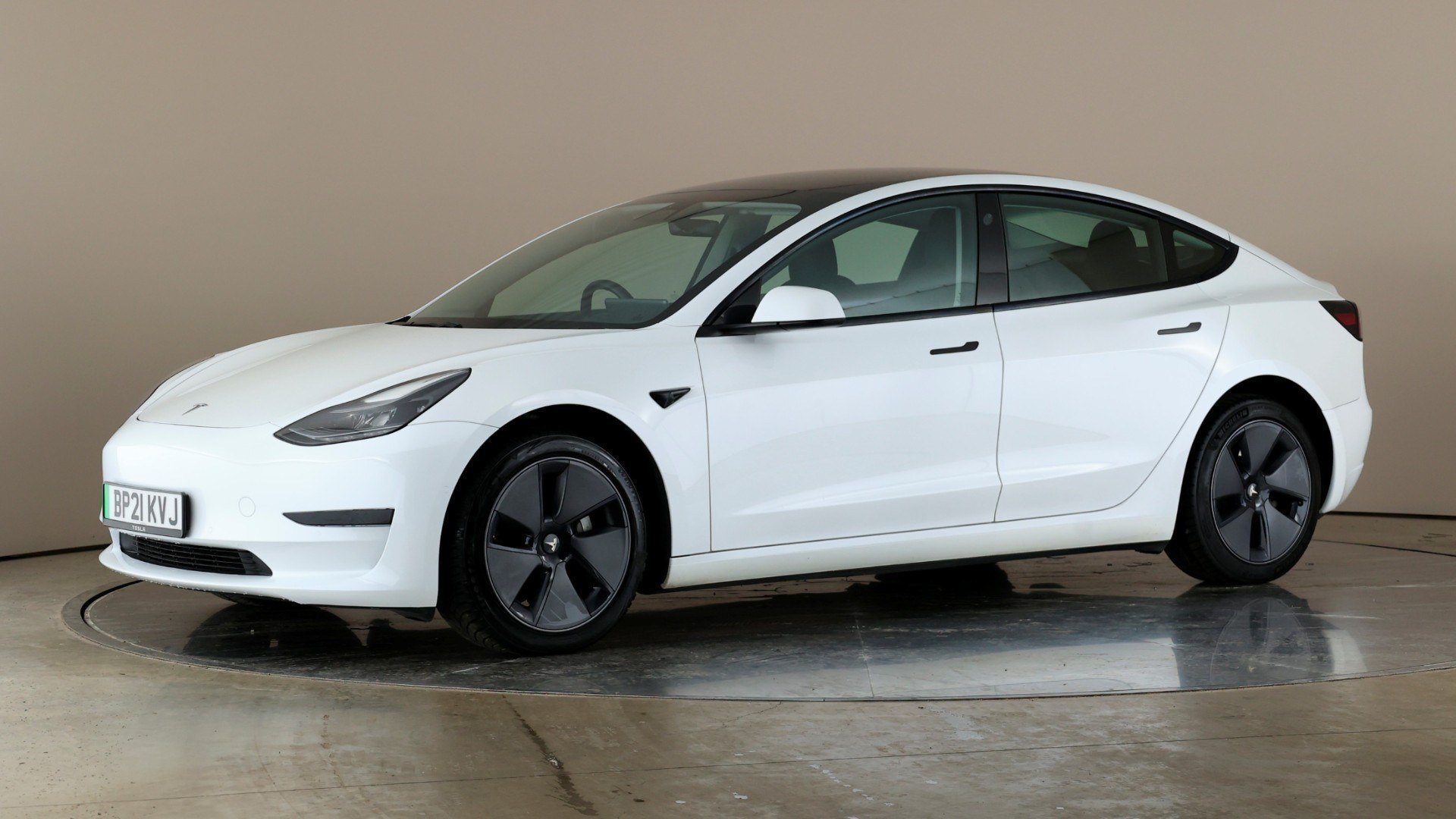 Standard Plus Auto RWD