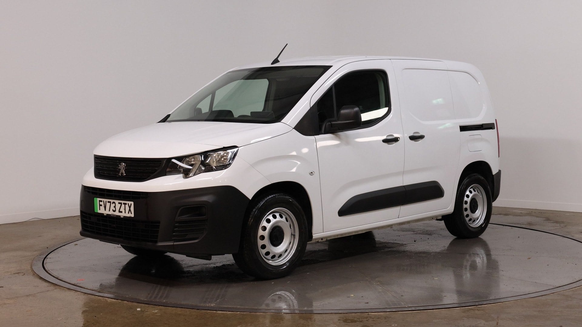 e-PARTNER Van 50KWH 800 Professional Premium Auto