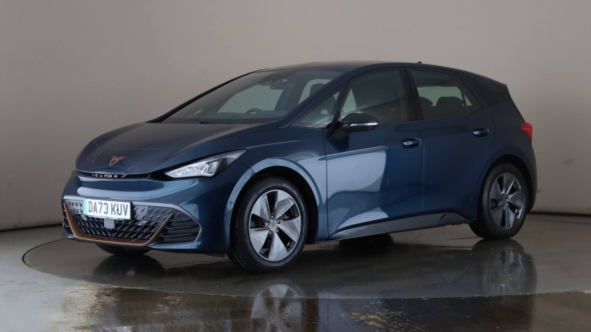 Born 5dr HatchElec V1 [58kWh] Auto 204ps (2022-  )