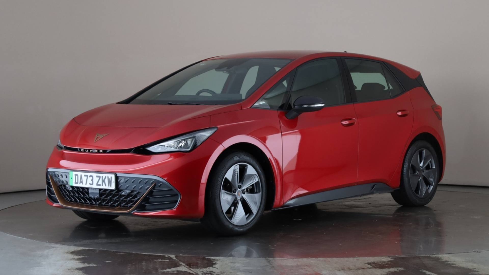 Born 5dr HatchElec V3 e-Boost [59kWh] Auto 231ps (2022-  )