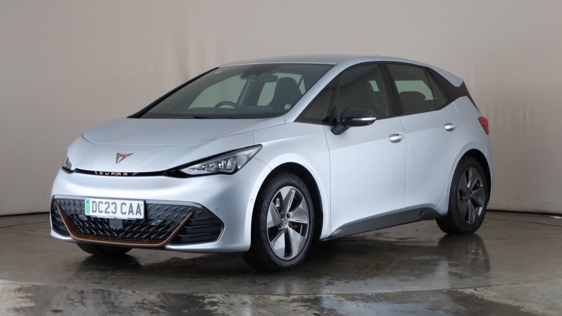 Born 5dr HatchElec V1 [58kWh] Auto 204ps (2022-  )