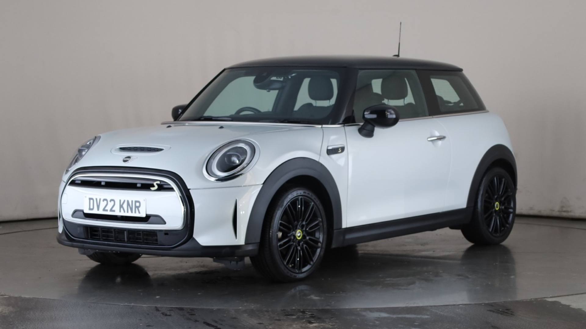 ELECTRIC HATCHBACK 135kW Cooper S Level 2 33kWh 3dr Auto