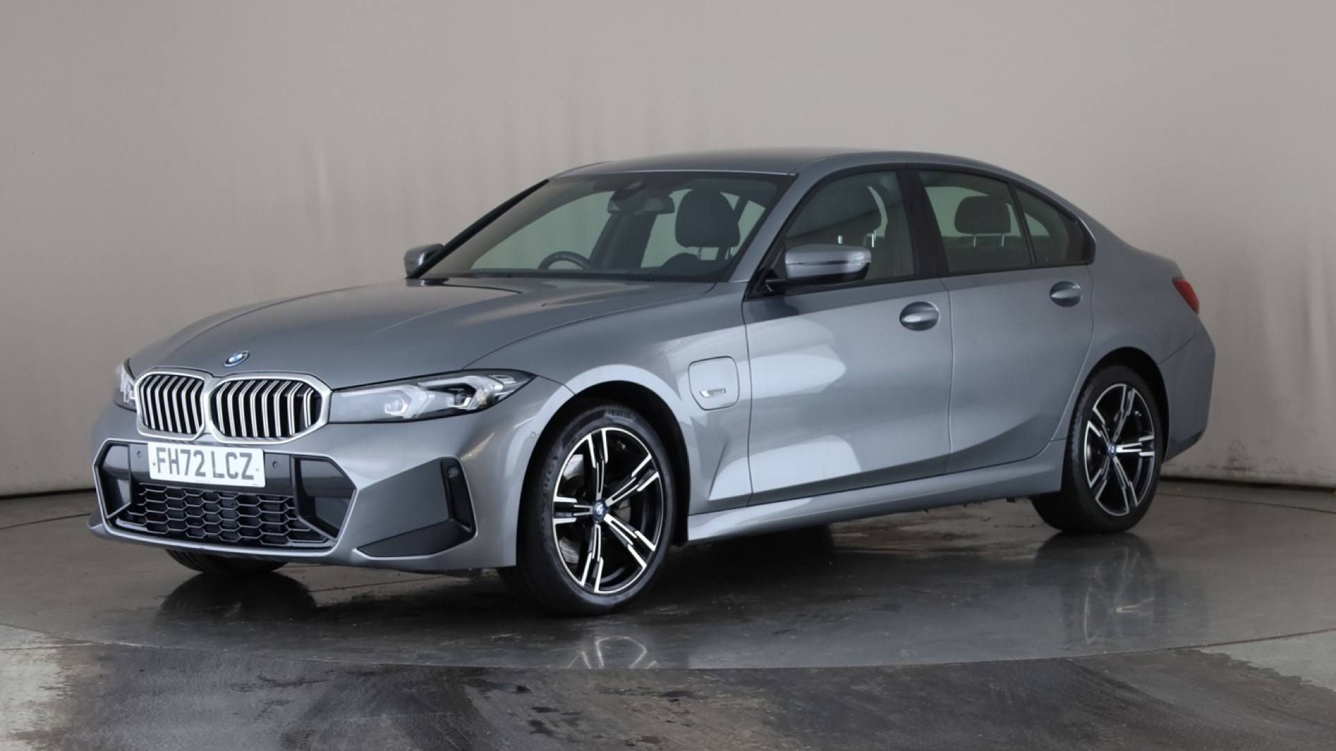 3 SERIES SALOON 330e xDrive M Sport 4dr Step Auto