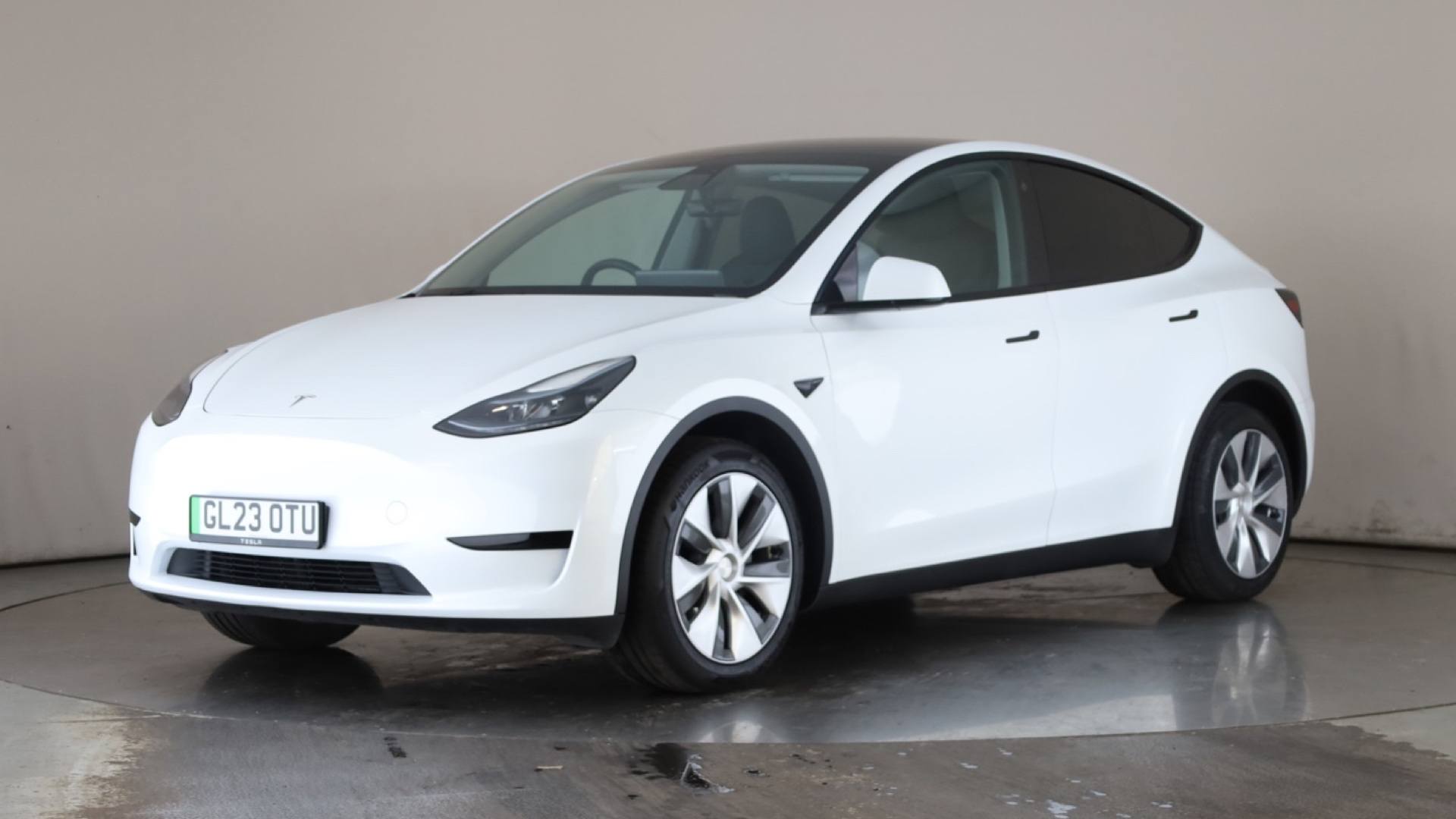 MODEL Y HATCHBACK RWD 5dr Auto