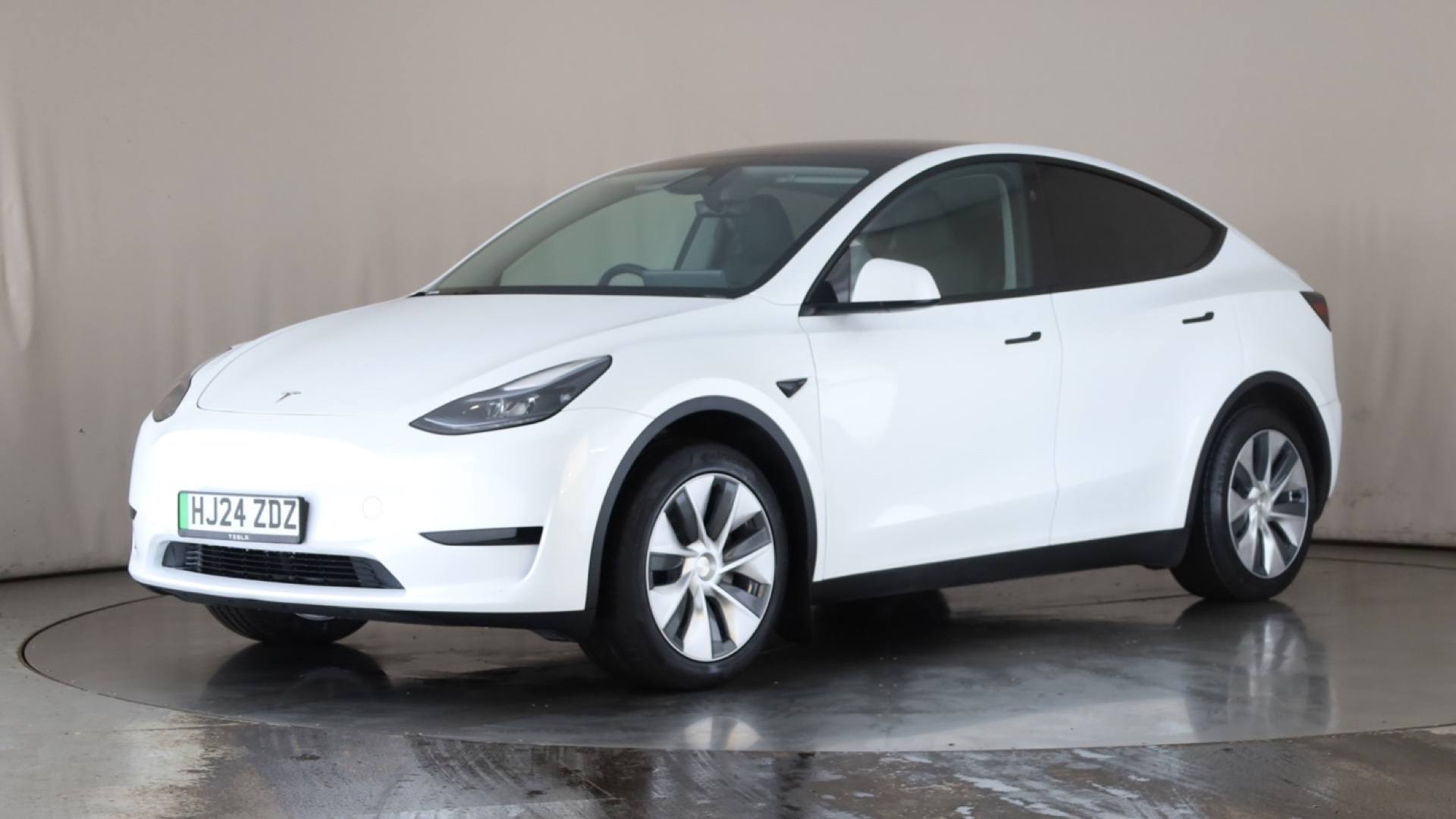MODEL Y HATCHBACK RWD 5dr Auto