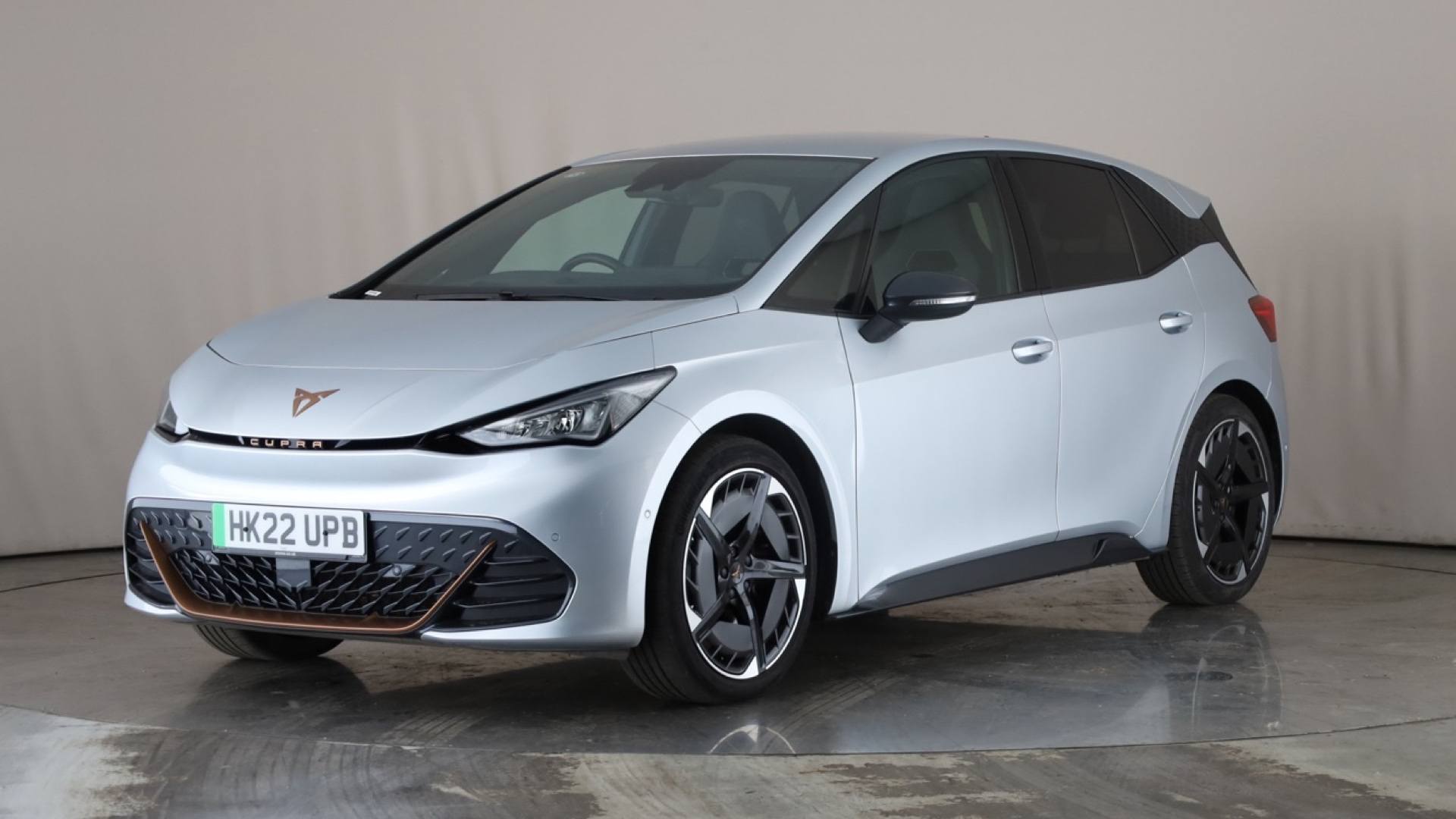 Born 5dr HatchElec V3 e-Boost [77kWh] Auto 230ps (2022-  )