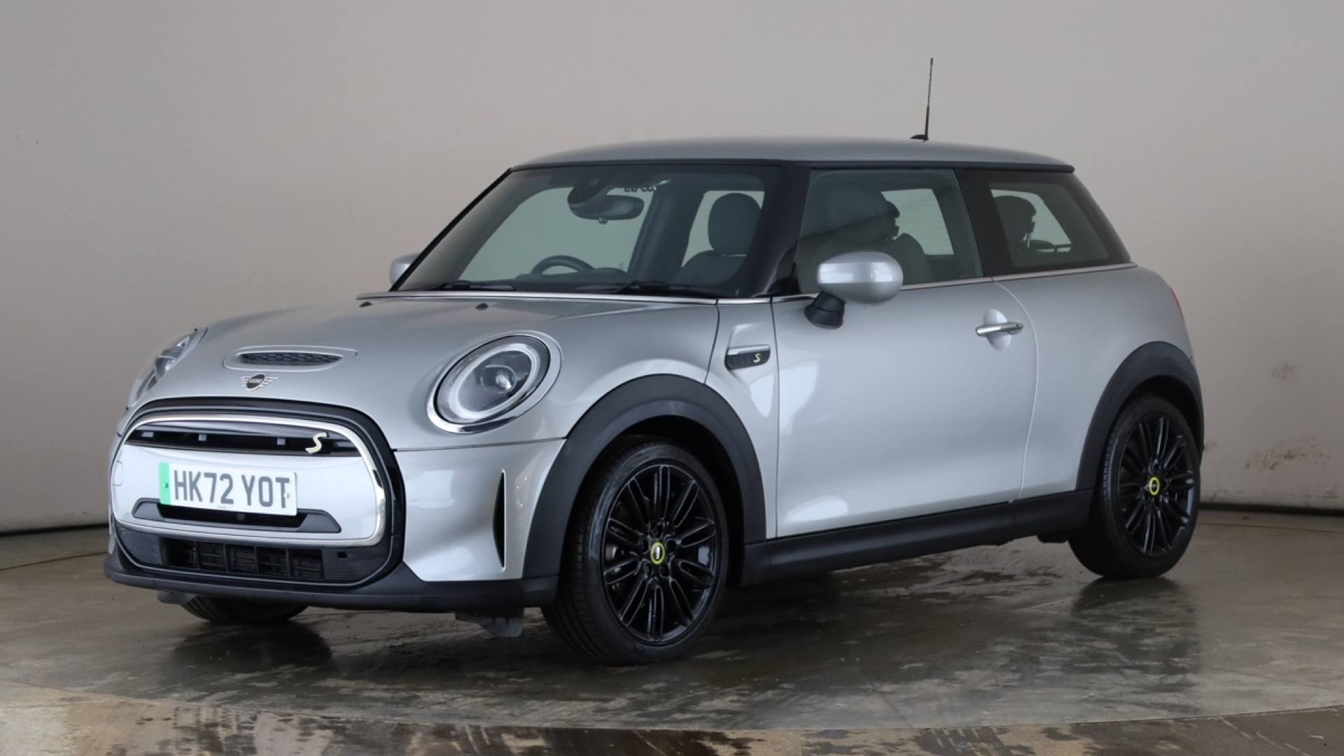 ELECTRIC HATCHBACK 135kW Cooper S Level 2 33kWh 3dr Auto
