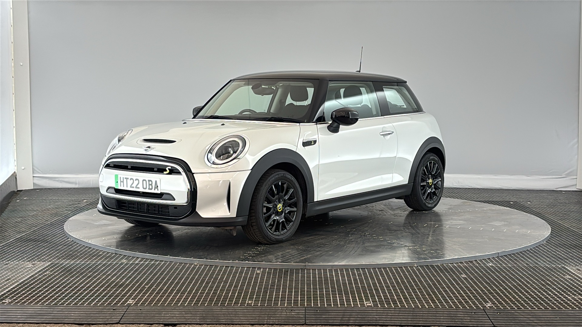 ELECTRIC HATCHBACK 135kW Cooper S Level 1 33kWh 3dr Auto