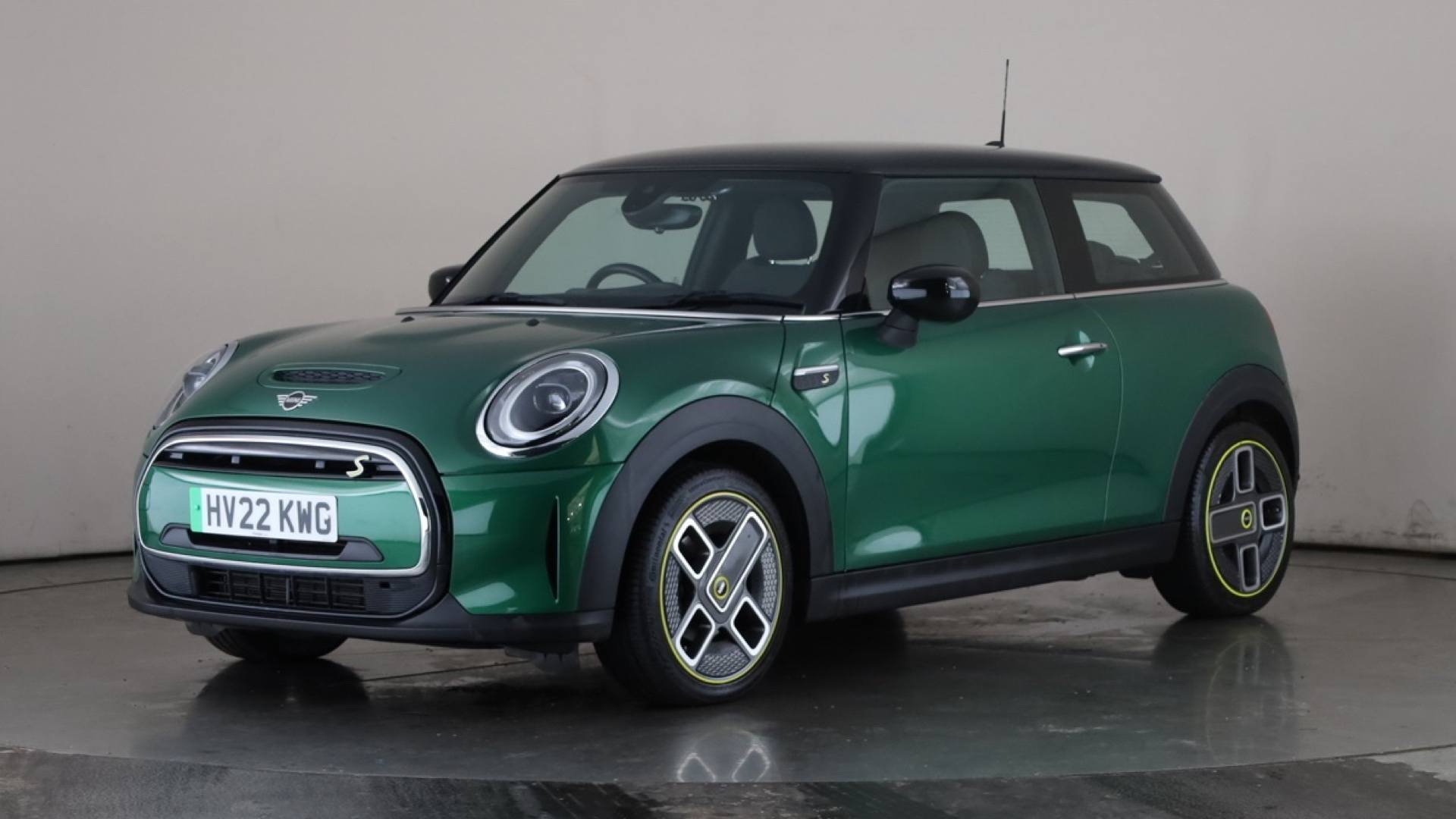 ELECTRIC HATCHBACK 135kW Cooper S Level 2 33kWh 3dr Auto
