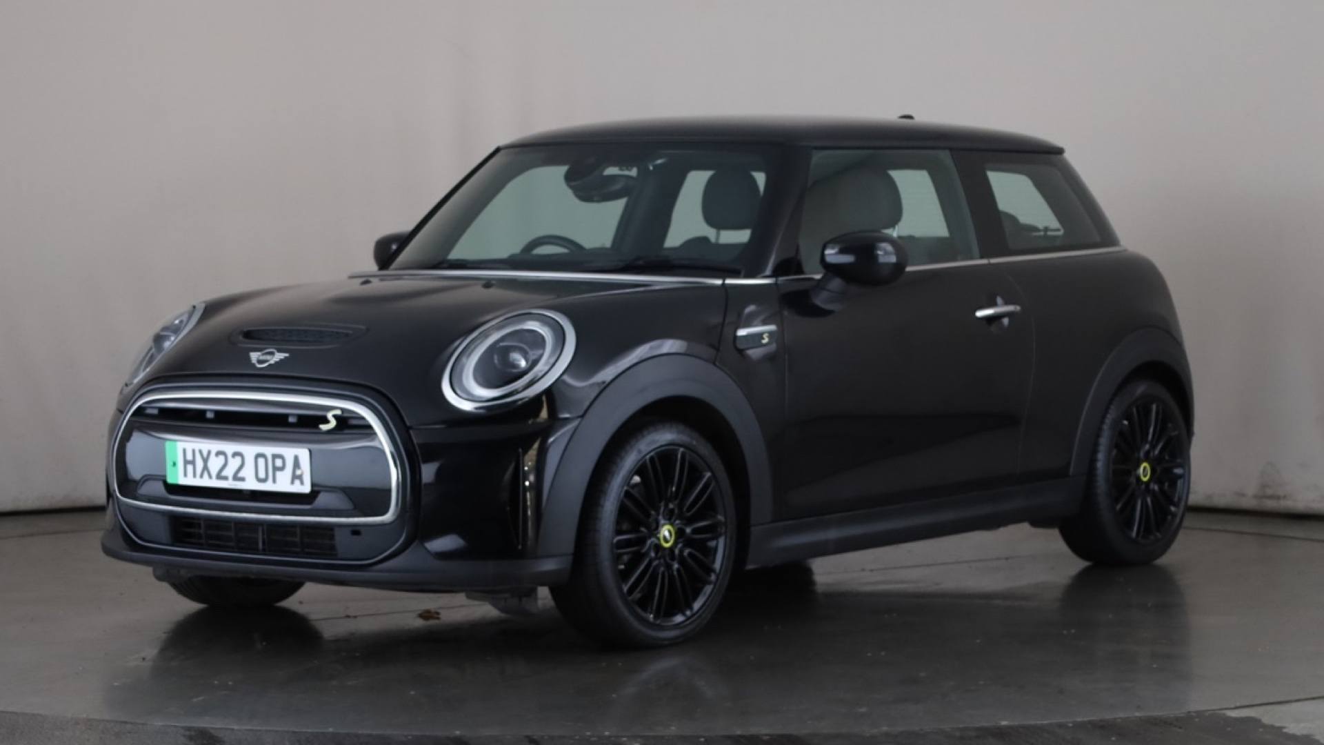 ELECTRIC HATCHBACK 135kW Cooper S Level 2 33kWh 3dr Auto