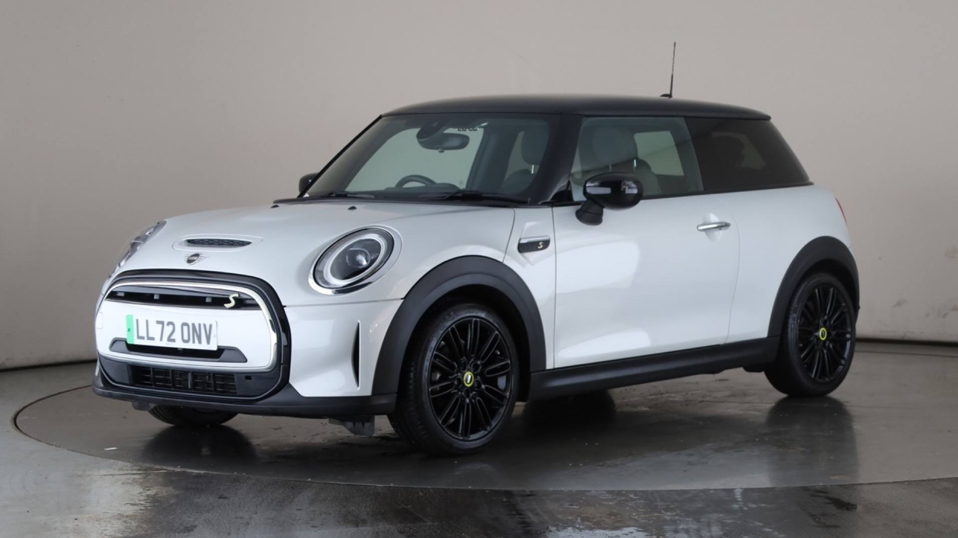 ELECTRIC HATCHBACK 135kW Cooper S Level 2 33kWh 3dr Auto