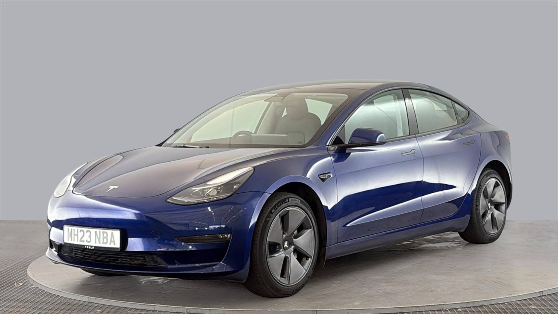 MODEL 3 SALOON Long Range RWD 4dr Auto