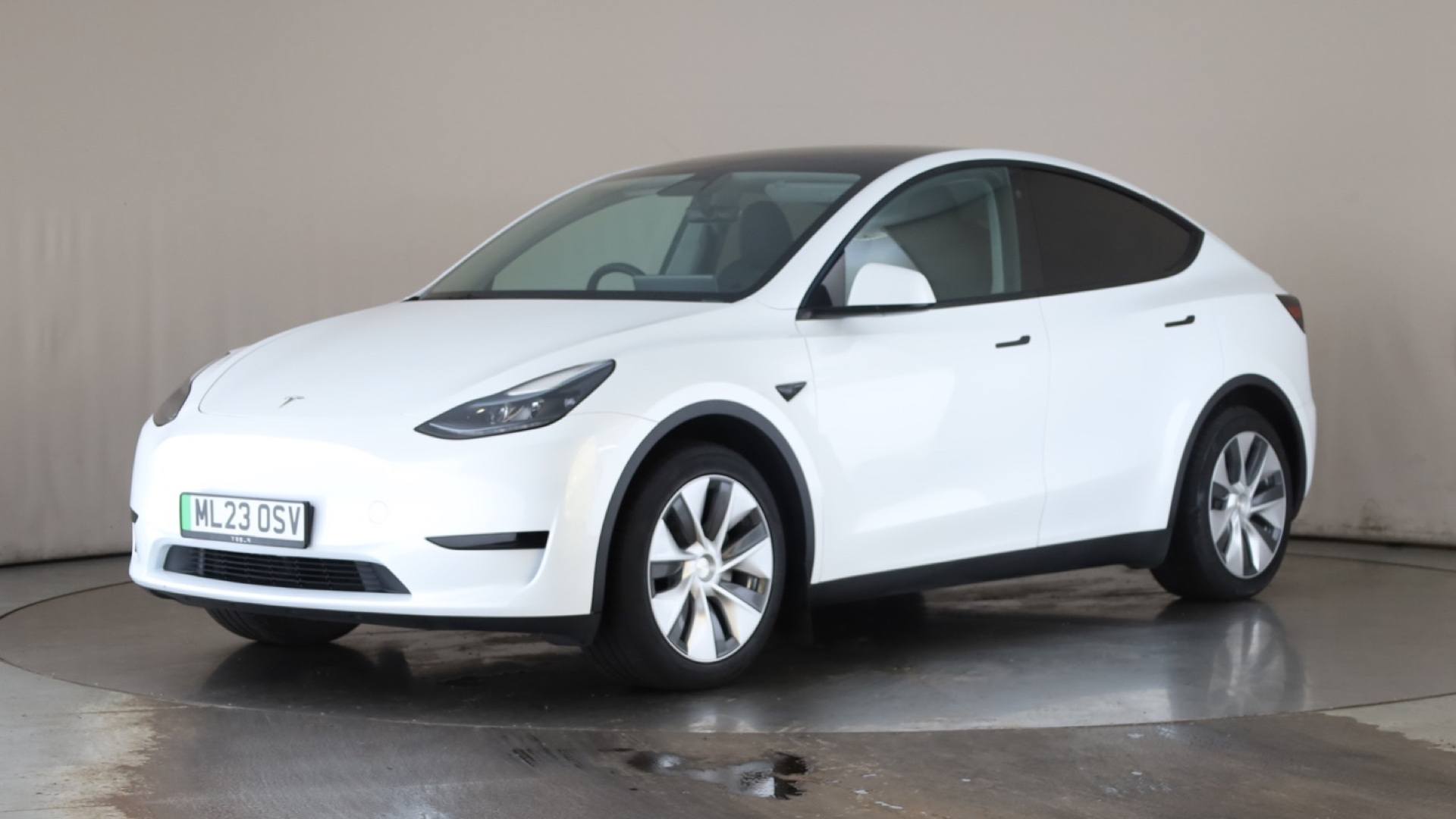 MODEL Y HATCHBACK RWD 5dr Auto