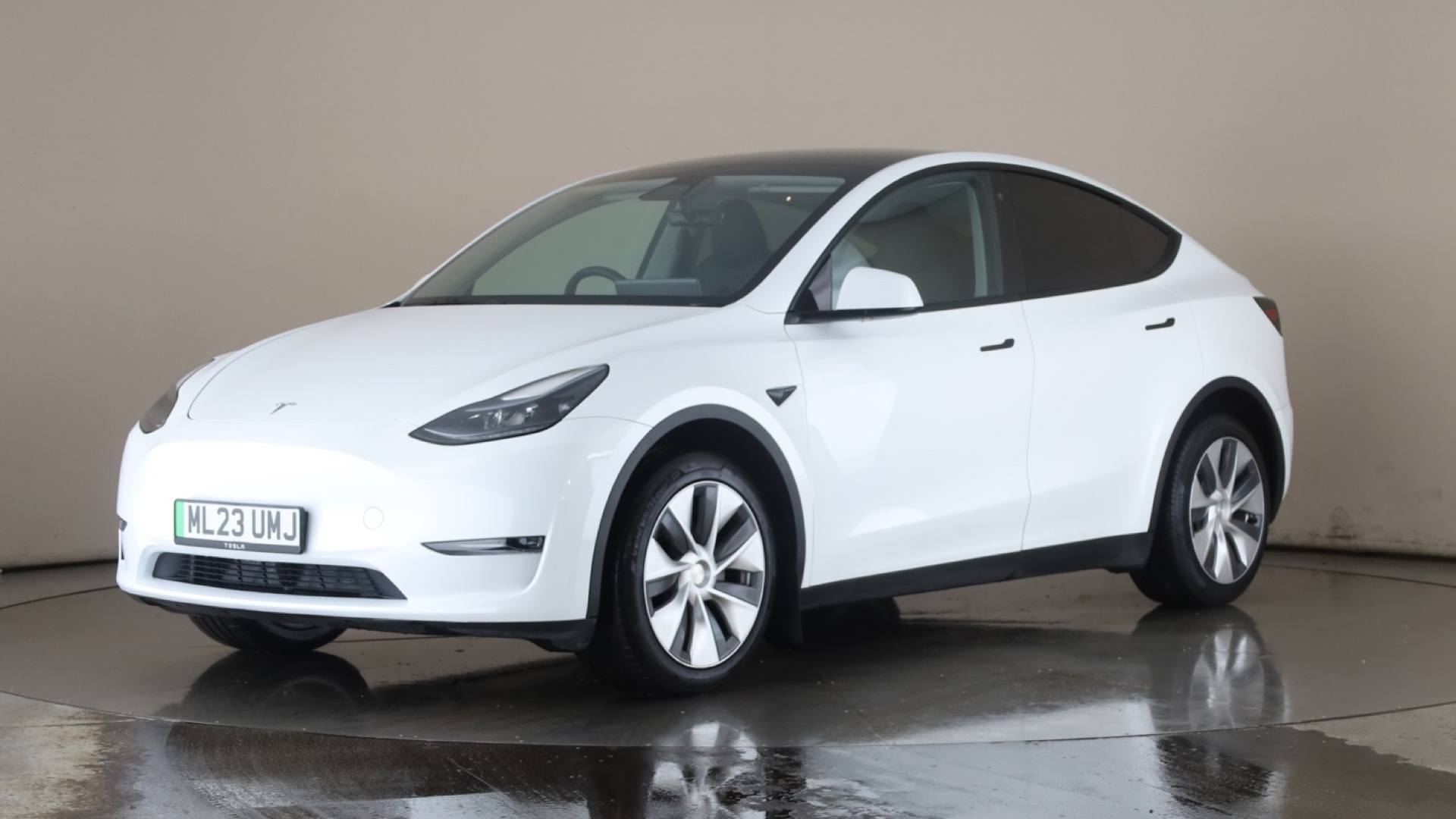 MODEL Y HATCHBACK Long Range AWD 5dr Auto